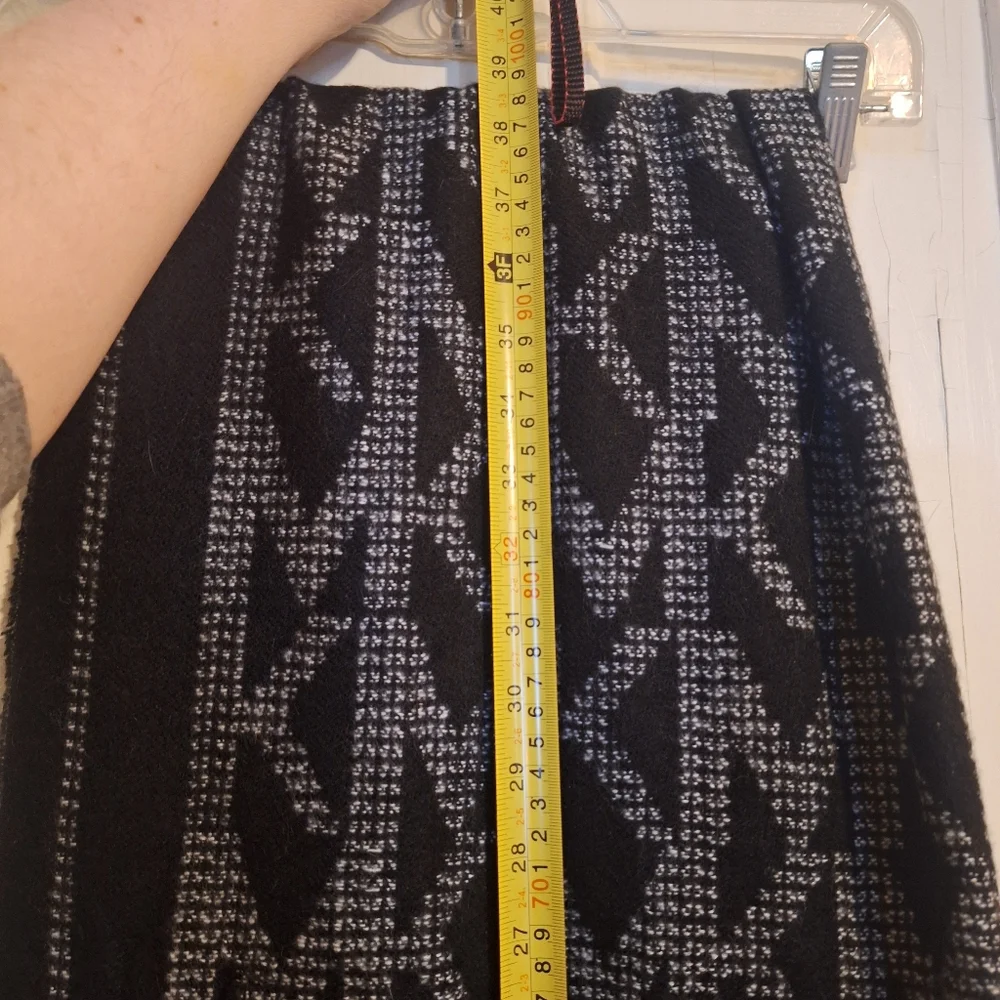 Michael Kors Scarf Wrap MK Logo Monogram Black Gray Acrylic Fringe NWT 25 X 78